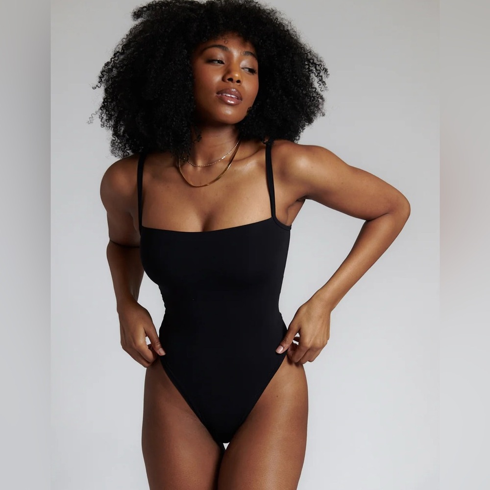 Nuudii System Square Neck Bodysuit Black Medium